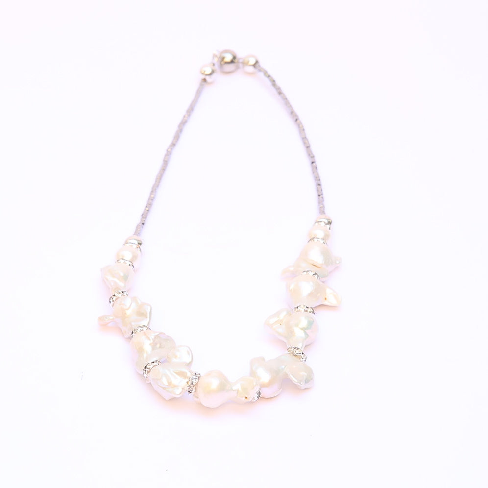 Hecate Pearls Choker